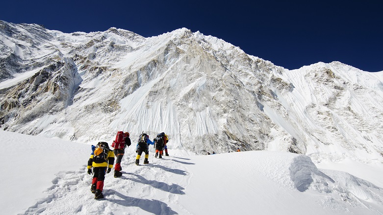 Everest’te yoğunluk: 4 ölü